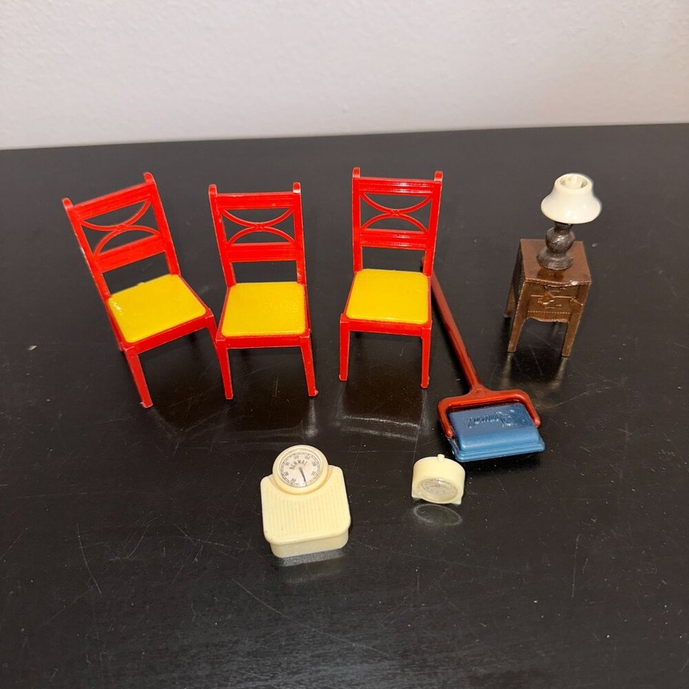 Vtg 40s 50s Renwal Lot of Furniture Chair Scale Lamp Vacuum Clock 8 Pieces